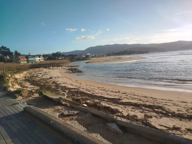 Destrozos Na Costa
