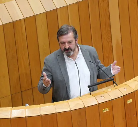 Lu&iacute;s Bar&aacute; na s&uacute;a intervenci&oacute;n no Parlamento da Galiza