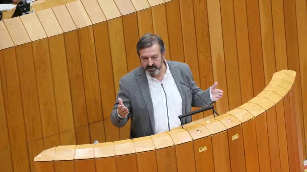 Lu&iacute;s Bar&aacute; na s&uacute;a intervenci&oacute;n no Parlamento da Galiza