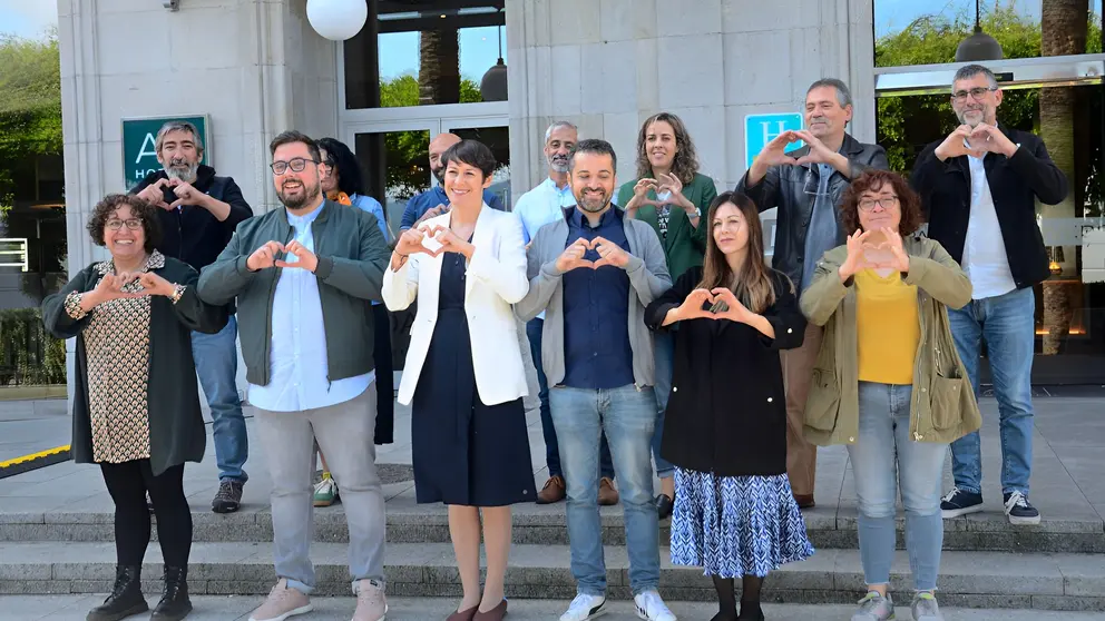 Ana Pont&oacute;n xunto cos candidatos e candidatas da &aacute;rea metropolitana de Vigo